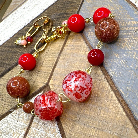 Coral and sunstone maxi beads gold adjustable chunky chain bracelet - Picture 4 of 10